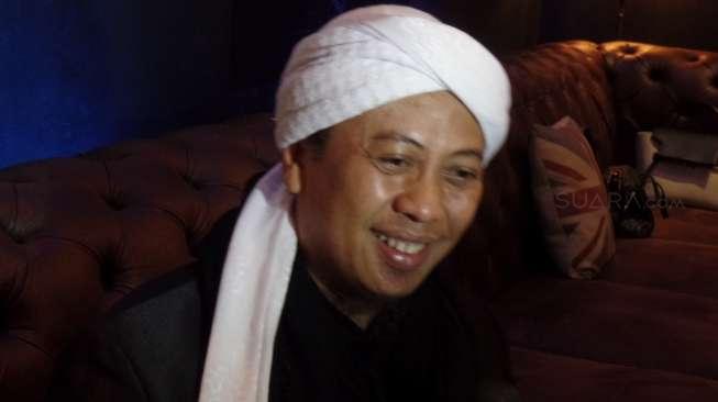 Istri Tolak Wawancara Soal Kabar Opick Poligami Istri Tolak Wawancara Soal Kabar Opick Poligami