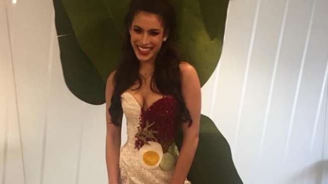 Ratu Kecantikan Malaysia Pamer Gaun Nasi Lemak di Miss Universe