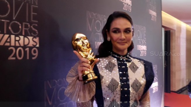 Dari Polosan Hingga Jadi Supermodel, Intip 5 Transformasi Luna Maya yuk! Dari Polosan Hingga Jadi Supermodel, Intip 5 Transformasi Luna Maya yuk!