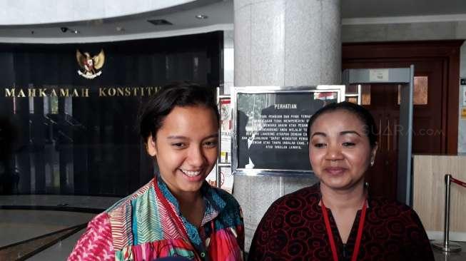 Ibunda Gloria: Bayar Rp50 Juta Belum Tentu Langsung Jadi WNI Ibunda Gloria: Bayar Rp50 Juta Belum Tentu Langsung Jadi WNI