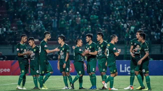 Sidang Komdis PSSI: Buntut Lawan Persija, Persebaya Didenda Rp 300 Juta Sidang Komdis PSSI: Buntut Lawan Persija, Persebaya Didenda Rp 300 Juta