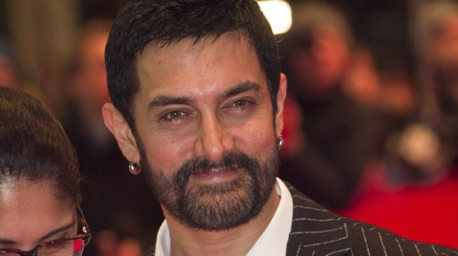 Aamir Khan Ketahuan Naik Pesawat Kelas Ekonomi, Penggemar Heboh Aamir Khan Ketahuan Naik Pesawat Kelas Ekonomi, Penggemar Heboh