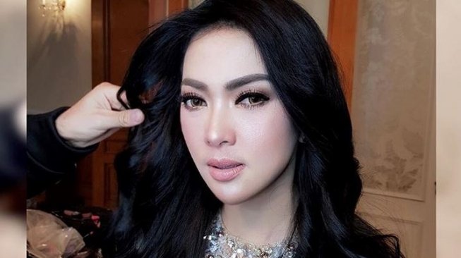 Jelang Konser Tunggal, Persiapan Syahrini Belum Maksimal