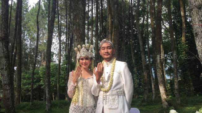 Jadi Saksi Nikah Syahnaz, Ridwan Kamil Doakan Para Jomblo Jadi Saksi Nikah Syahnaz, Ridwan Kamil Doakan Para Jomblo