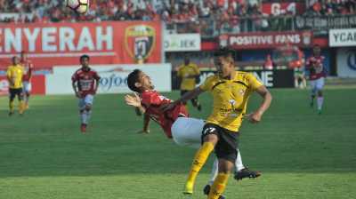 Pesepakbola Indonesia Masih Takut Bantu Pemain yang Kolaps