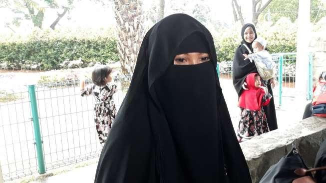 Tinggalkan Istri dan Anak, Caisar Keluar Rumah Malam Hari Tinggalkan Istri dan Anak, Caisar Keluar Rumah Malam Hari