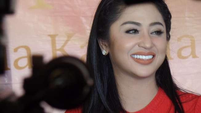 Tak Sangka, Segini Besarnya Gaji Asisten Dewi Perssik Tak Sangka, Segini Besarnya Gaji Asisten Dewi Perssik