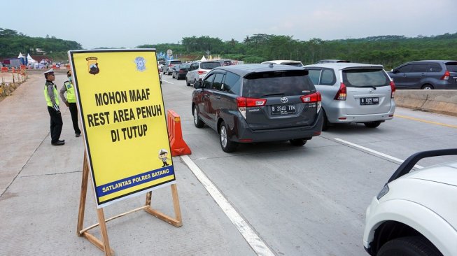 Perhatian! Hari Ini Rest Area Tol Jakarta-Cikampek Arah ke Jakarta Ditutup