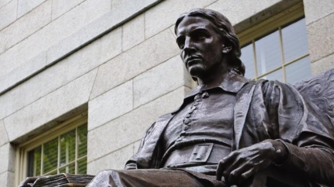 3 Rahasia di Balik Patung John Harvard, Ikon Harvard University