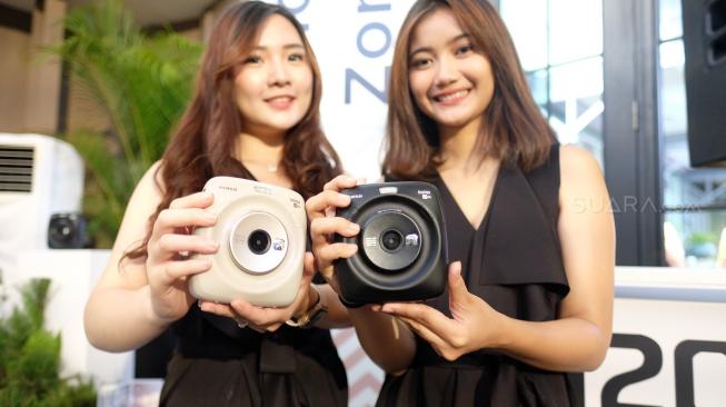 5 Keunggulan Fujifilm Instax SQUARE SQ20, Dijual Rp 2,999 Juta 5 Keunggulan Fujifilm Instax SQUARE SQ20, Dijual Rp 2,999 Juta