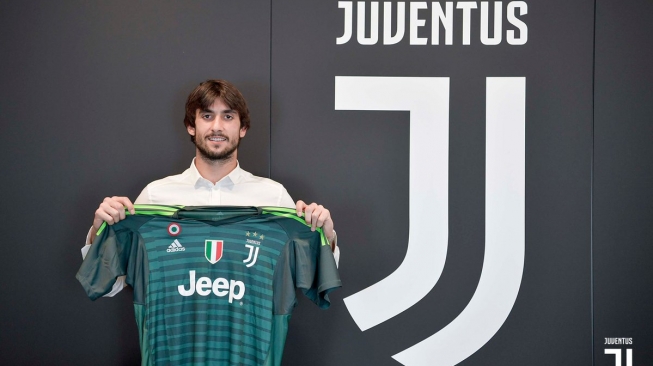Juventus Resmi Datangkan Kiper Genoa sebagai Pengganti Buffon Juventus Resmi Datangkan Kiper Genoa sebagai Pengganti Buffon