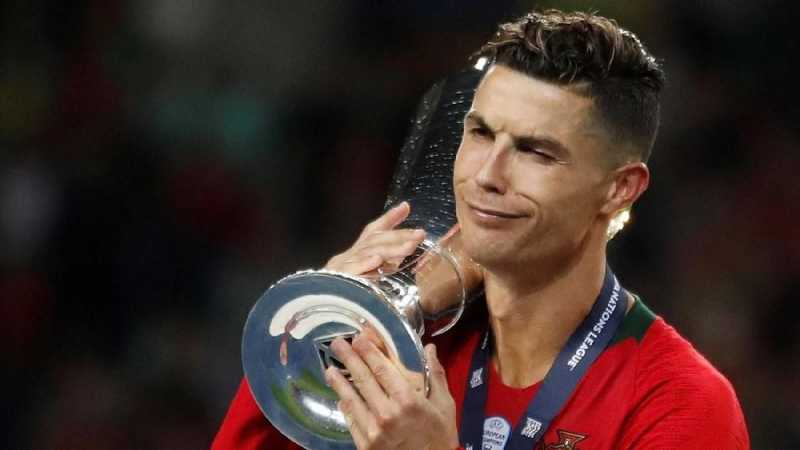 Ronaldo Pelesiran Sewa Resor di Yunani Rp128 Juta per Hari Ronaldo Pelesiran Sewa Resor di Yunani Rp128 Juta per Hari