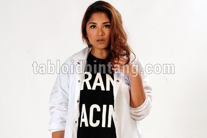 Video Ciuman dengan Verrell Bramasta, Begini Reaksi Pacar Nadine Emmanuella Video Ciuman dengan Verrell Bramasta, Begini Reaksi Pacar Nadine Emmanuella