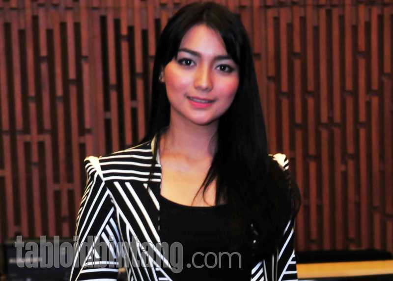 Pakai Cincin di Jari Manis, Citra Kirana Sudah Tunangan? Pakai Cincin di Jari Manis, Citra Kirana Sudah Tunangan?