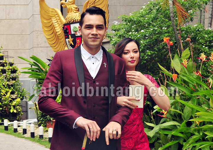 Sempat Diterpa Isu Tak Sedap, Asmirandah Kenang Momen Dilamar Jonas Rivanno Sempat Diterpa Isu Tak Sedap, Asmirandah Kenang Momen Dilamar Jonas Rivanno