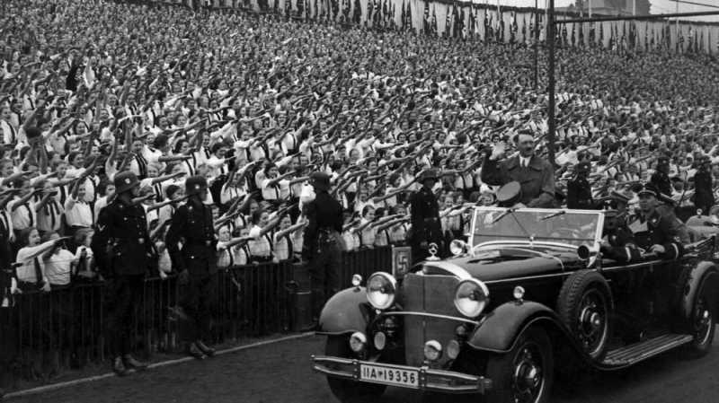 Mercy Lawas Sisa Kejayaan Hitler Dilelang Mercy Lawas Sisa Kejayaan Hitler Dilelang
