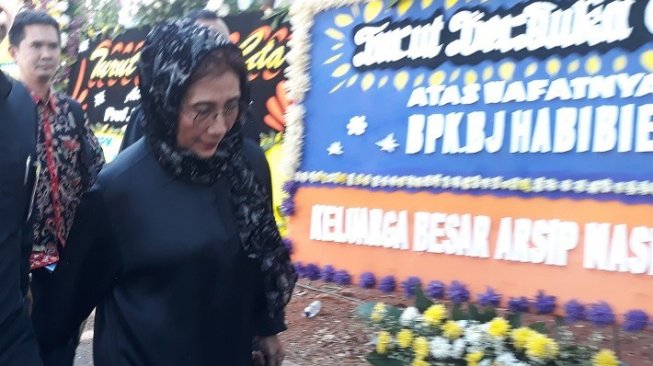 Menteri Susi Kenang Pesan BJ Habibie Usai Tenggelamkan Kapal di Batam Menteri Susi Kenang Pesan BJ Habibie Usai Tenggelamkan Kapal di Batam