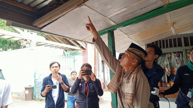 Warga Cawang: Putra Elvy Sukaesih Sering Utang Beli Rokok ke Banyak Warung Warga Cawang: Putra Elvy Sukaesih Sering Utang Beli Rokok ke Banyak Warung