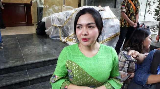 Belum Dua Bulan Nikah, Vicky Shu Hamil? Belum Dua Bulan Nikah, Vicky Shu Hamil?