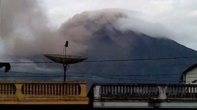 Gunung Kerinci Erupsi, 5 Desa Tertutup Abu Tebal