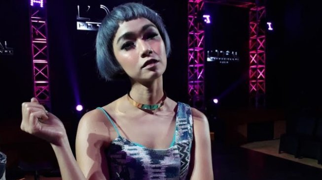Warna Rambut Ashy dan Pastel Jadi Tren Google Hingga Pertengahan 2019 Warna Rambut Ashy dan Pastel Jadi Tren Google Hingga Pertengahan 2019