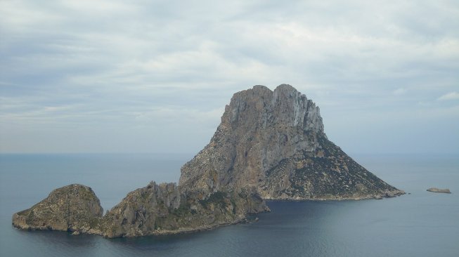 Pulau di Spanyol Ini Indah Tapi Tak Bisa Dikunjungi, Ada Apa?