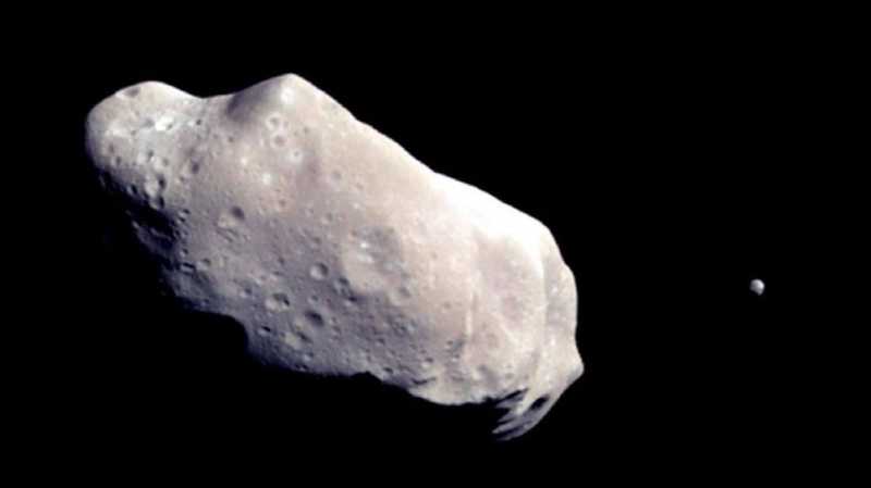Asteroid Berukuran Tiga Kali Monas Lewati Bumi Hari Ini Asteroid Berukuran Tiga Kali Monas Lewati Bumi Hari Ini