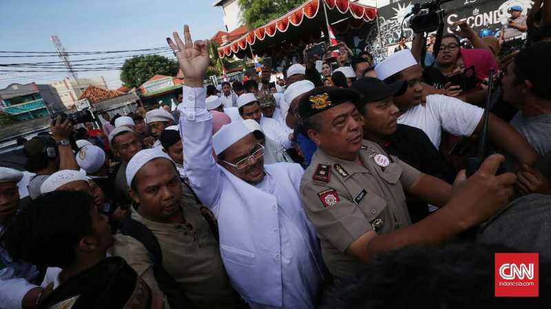 Pendukung Belum Bisa Terima Jika Rizieq Shihab Diperiksa Pendukung Belum Bisa Terima Jika Rizieq Shihab Diperiksa