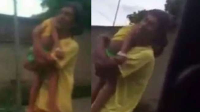 Pilu! Motornya Dirampas Debt Collector di Jalan, Ibu Ini Terpaksa Jalan Kaki Gendong Bayinya Pilu! Motornya Dirampas Debt Collector di Jalan, Ibu Ini Terpaksa Jalan Kaki Gendong Bayinya