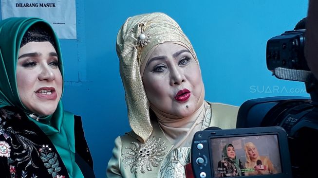 Menolak Dibawa ke Dokter, Anak Elvy Sukaesih Ancam Cerai Istri Menolak Dibawa ke Dokter, Anak Elvy Sukaesih Ancam Cerai Istri