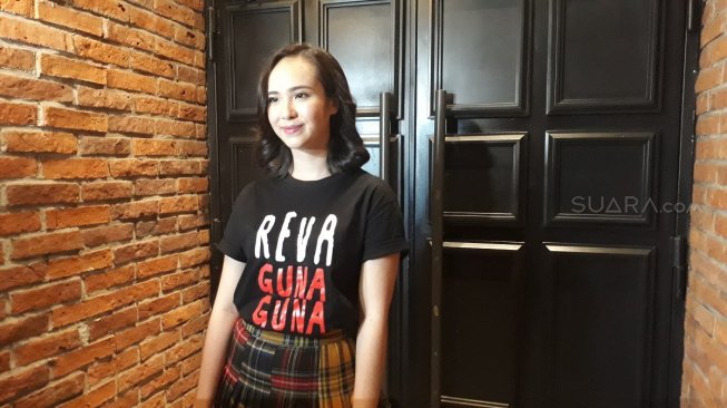 Uniknya Kekasih Pamela Bowie Rayakan Hari Jadian Uniknya Kekasih Pamela Bowie Rayakan Hari Jadian