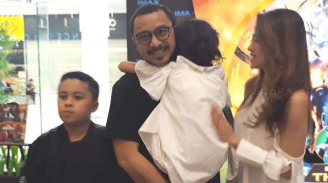 Keenakan, Istri Giring Nidji Hamil Anak Ke-4 Keenakan, Istri Giring Nidji Hamil Anak Ke-4