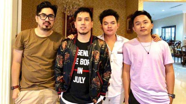 Proyek Baru Dodhy eks Kangen Band, Bentuk Band dengan 2 DJ Proyek Baru Dodhy eks Kangen Band, Bentuk Band dengan 2 DJ