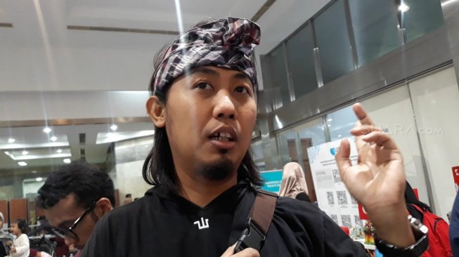 Begini Cara Ade Jigo Lepaskan Kerinduan pada Almarhumah Sang Istri