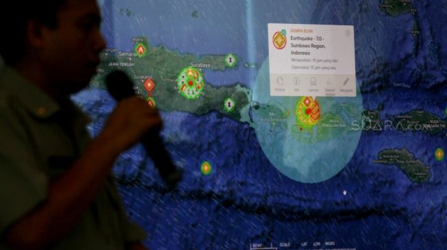 STOP PRESS Mataram Kembali Diguncang Gempa, Warga Panik Berlarian STOP PRESS Mataram Kembali Diguncang Gempa, Warga Panik Berlarian
