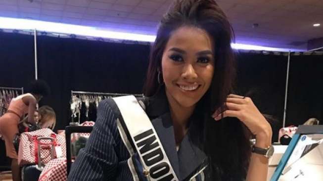 Bunga Jelitha Dirisak Gagal Juara Miss Universe, Ivan Membela Bunga Jelitha Dirisak Gagal Juara Miss Universe, Ivan Membela