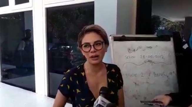 Nikita Mirzani Bantah Hina Panglima Dimasukkan ke Lubang Buaya Nikita Mirzani Bantah Hina Panglima Dimasukkan ke Lubang Buaya