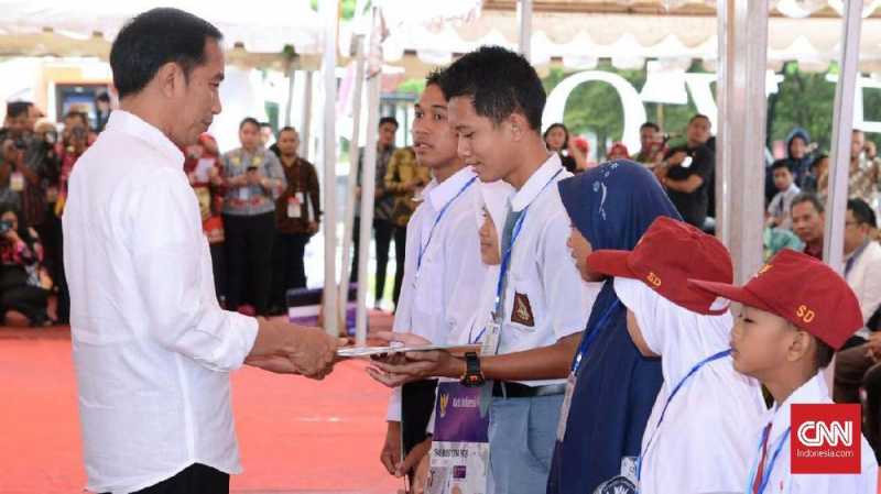 Harap-harap Cemas Lulusan SMK untuk Jokowi dan Mobil Esemka Harap-harap Cemas Lulusan SMK untuk Jokowi dan Mobil Esemka