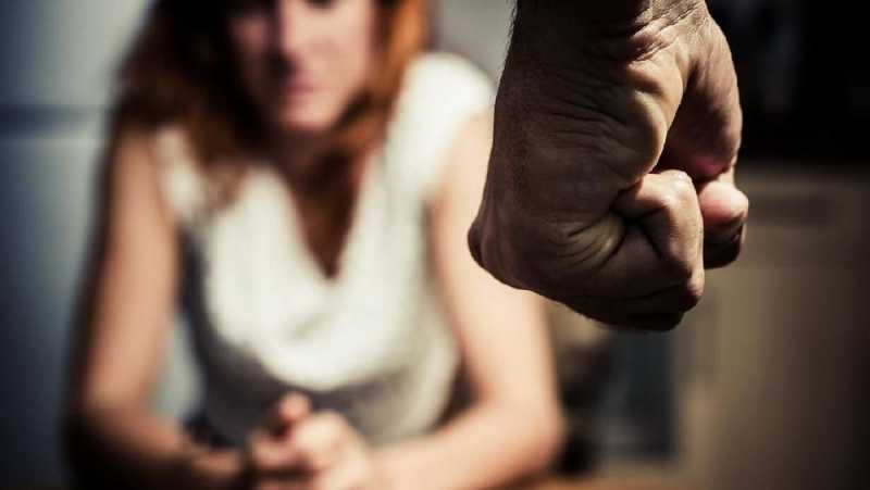 Posesif, Bentuk Kekerasan Berkedok Cinta Posesif, Bentuk Kekerasan Berkedok Cinta
