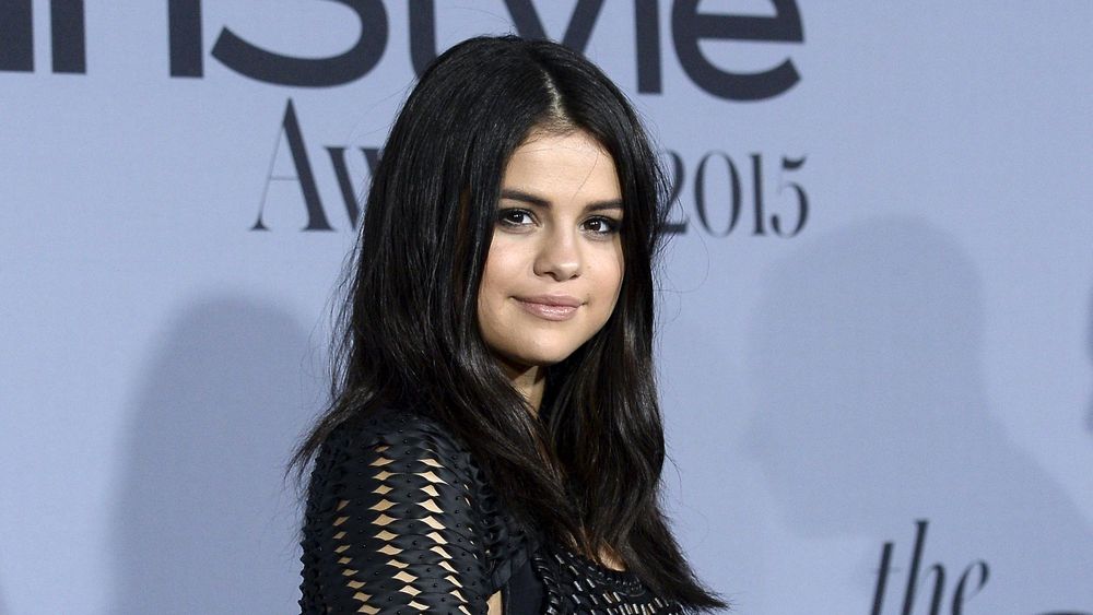 Selena Gomez Disebut Abaikan Keluarga Demi The Weeknd