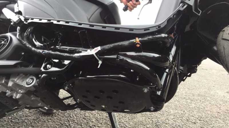 Plus Minus Tangki FreeGo di Bawah Kaki Biker Plus Minus Tangki FreeGo di Bawah Kaki Biker