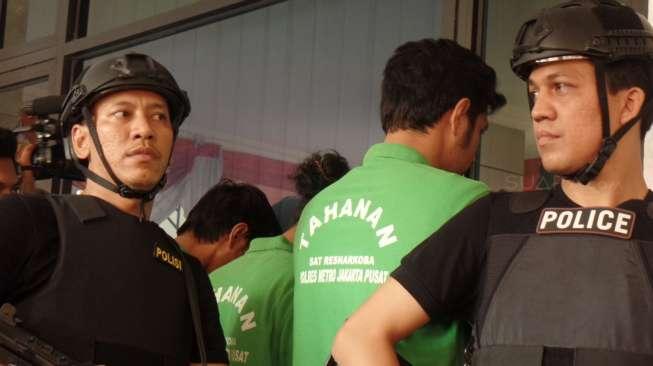 Sebab Ammar Zoni Ketagihan Pakai Ganja dan Sabu Sebab Ammar Zoni Ketagihan Pakai Ganja dan Sabu