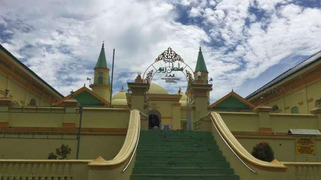 Unik, Masjid di Pulau Penyengat Ini Gunakan Putih Telur