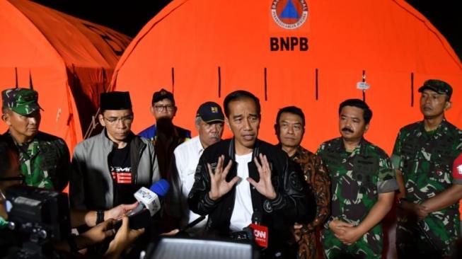 Gempa Lombok, Presiden Minta Segala Masalah Diselesaikan Cepat Gempa Lombok, Presiden Minta Segala Masalah Diselesaikan Cepat