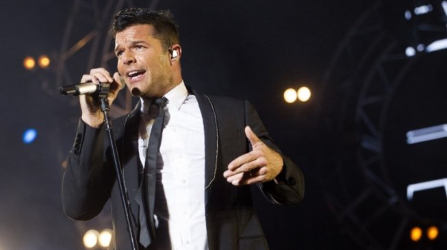 Penyanyi Ricky Martin Kecam Media Soal Penembakan Masjid Selandia Baru