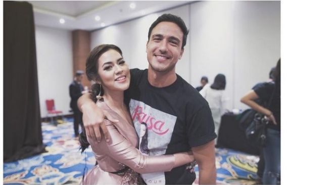 Bikin Baper, Ini Kado Valentine Hamish Daud buat Raisa