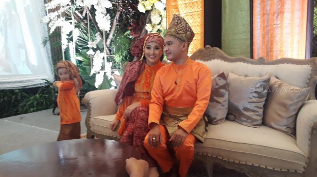 7 Momen Maternity Shoot Sarwendah dan Ruben Onsu, Usung Tema Kerajaan Mewah 7 Momen Maternity Shoot Sarwendah dan Ruben Onsu, Usung Tema Kerajaan Mewah