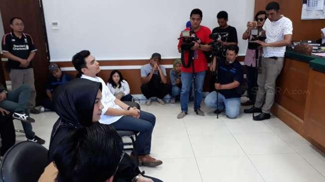 Di Depan Hakim Istri Aldi Taher Ngotot Cerai Di Depan Hakim Istri Aldi Taher Ngotot Cerai