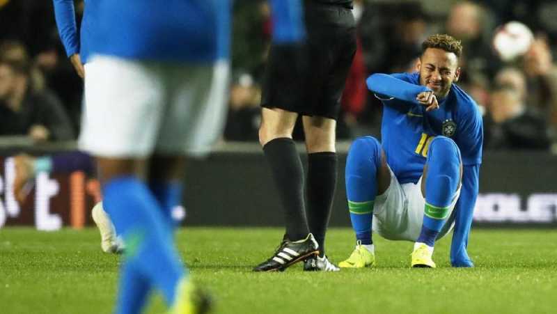 Xavi: Neymar Tak Mungkin Kembali ke Barcelona Xavi: Neymar Tak Mungkin Kembali ke Barcelona