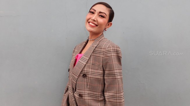 Ayu Dewi Bahas 3 Mitos yang Kerap Menerpa Ibu Hamil Ayu Dewi Bahas 3 Mitos yang Kerap Menerpa Ibu Hamil